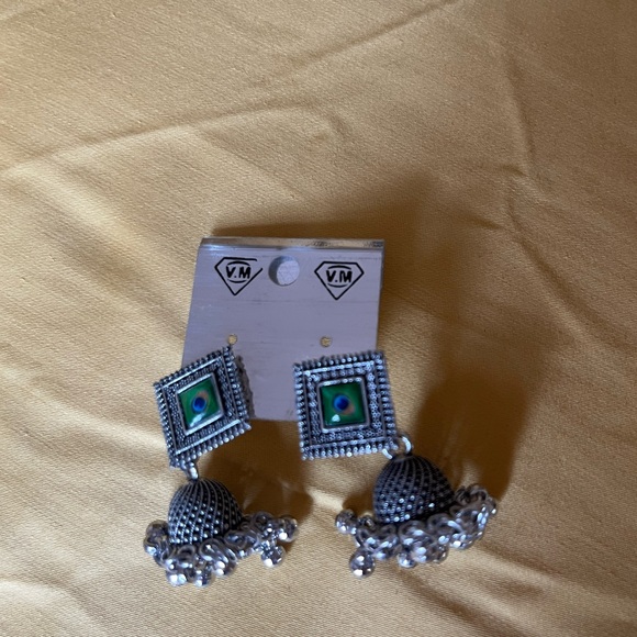2 for 1! Authentic Indian jeweled and peacock 🦚 motif jhumka earrings - Picture 12 of 13